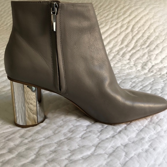 Gorgeous Mirrored Heels Leather Boots! - Picture 4 of 7